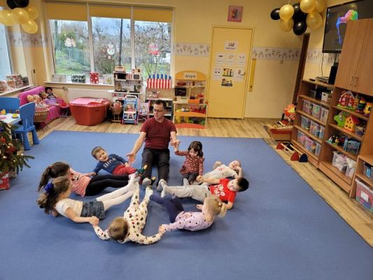 Grafika #1: 05.01.2023 Fotorelacja z zajęć gimnastyki korekcyjnej w gr. I