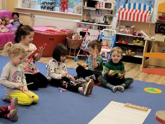 Grafika #20: 03.01.2023 Zabawy muzyczne w grupie I