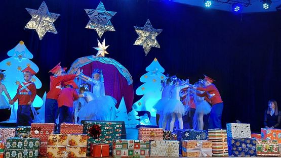 Grafika #0: 14.12.2022 Przedstawienie Świąteczne w GOKiS Wicko cz.II