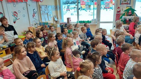 Grafika #7: 08.12.2022 Przedstawienie teatralne pt."Wartość bajki"