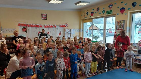 Grafika #14: 08.12.2022 Przedstawienie teatralne pt."Wartość bajki"