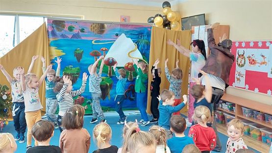 Grafika #18: 08.12.2022 Przedstawienie teatralne pt."Wartość bajki"