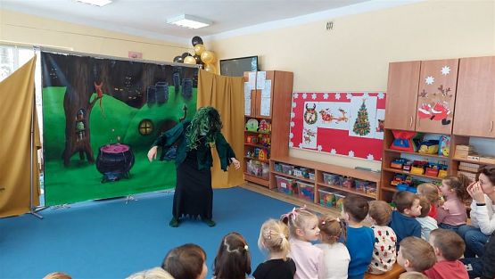Grafika #24: 08.12.2022 Przedstawienie teatralne pt."Wartość bajki"