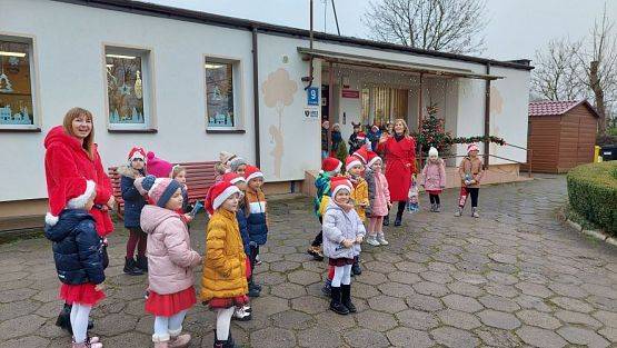 Grafika #27: 06.12.2022 Odwiedziny pomocnika św.Mikołaja na motocyklu