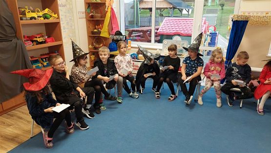 Grafika #15: 30.11.2022 Wróżby i zabawy andrzejkowe gr III