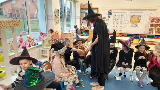 Grafika #38: 30.11.2022 Wróżby i zabawy andrzejkowe gr III