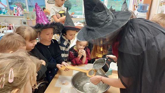 Grafika #42: 30.11.2022 Wróżby i zabawy andrzejkowe gr III