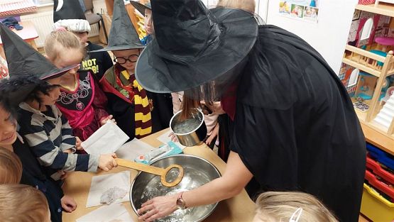 Grafika #43: 30.11.2022 Wróżby i zabawy andrzejkowe gr III