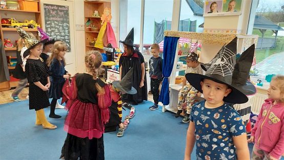 Grafika #50: 30.11.2022 Wróżby i zabawy andrzejkowe gr III