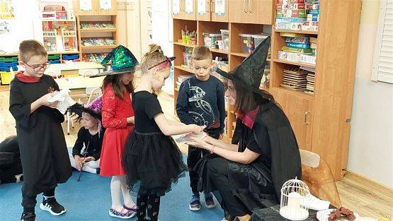 Grafika #65: 30.11.2022 Wróżby i zabawy andrzejkowe gr III