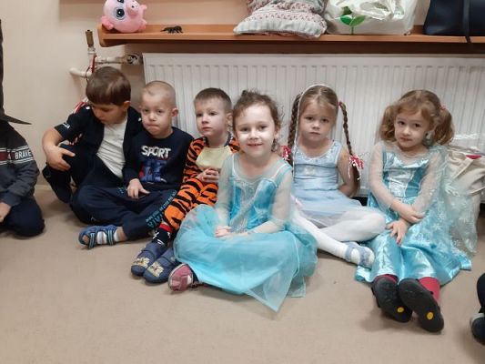 Grafika #1: 30.11.2022 Wróżby i zabawy andrzejkowe gr II