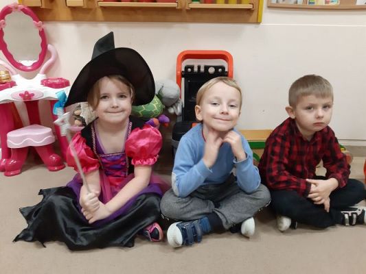 Grafika #3: 30.11.2022 Wróżby i zabawy andrzejkowe gr II