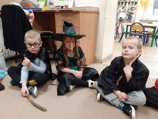 Grafika #4: 30.11.2022 Wróżby i zabawy andrzejkowe gr II