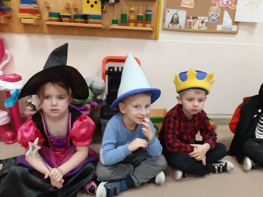 Grafika #6: 30.11.2022 Wróżby i zabawy andrzejkowe gr II