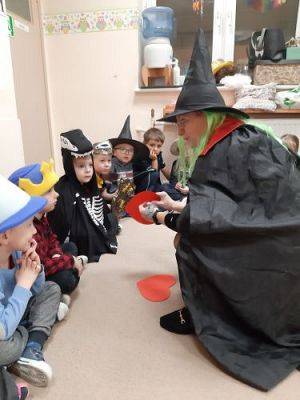 Grafika #12: 30.11.2022 Wróżby i zabawy andrzejkowe gr II