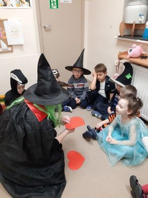 Grafika #13: 30.11.2022 Wróżby i zabawy andrzejkowe gr II