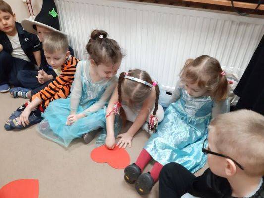 Grafika #14: 30.11.2022 Wróżby i zabawy andrzejkowe gr II