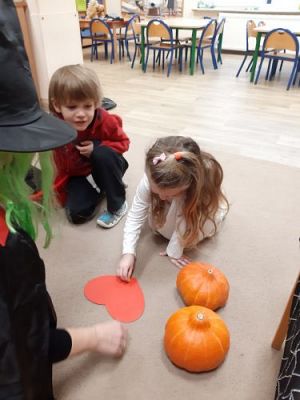 Grafika #18: 30.11.2022 Wróżby i zabawy andrzejkowe gr II