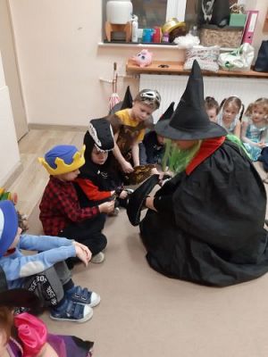 Grafika #24: 30.11.2022 Wróżby i zabawy andrzejkowe gr II