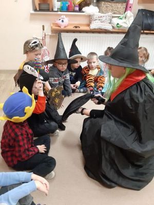 Grafika #25: 30.11.2022 Wróżby i zabawy andrzejkowe gr II