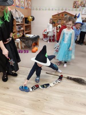 Grafika #38: 30.11.2022 Wróżby i zabawy andrzejkowe gr II