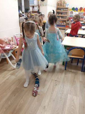 Grafika #42: 30.11.2022 Wróżby i zabawy andrzejkowe gr II