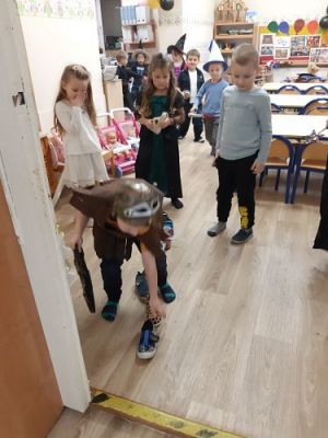 Grafika #44: 30.11.2022 Wróżby i zabawy andrzejkowe gr II