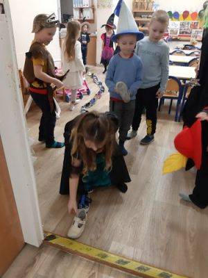 Grafika #45: 30.11.2022 Wróżby i zabawy andrzejkowe gr II