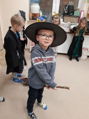 Grafika #48: 30.11.2022 Wróżby i zabawy andrzejkowe gr II