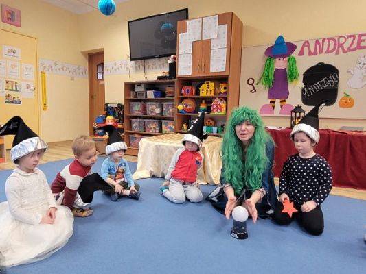 Grafika #27: 30.11.2022 Andrzejkowe zabawy w gr I