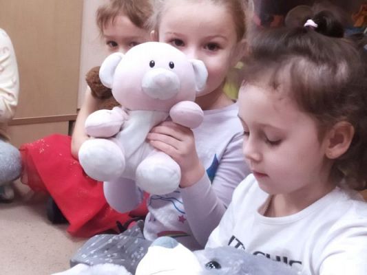 Grafika #2: 25.11.2022 Dzień pluszowego misia gr II