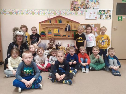 Grafika #3: 25.11.2022 Dzień pluszowego misia gr II