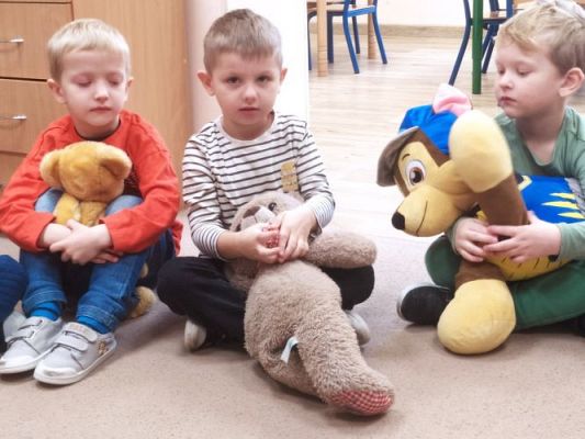 Grafika #7: 25.11.2022 Dzień pluszowego misia gr II