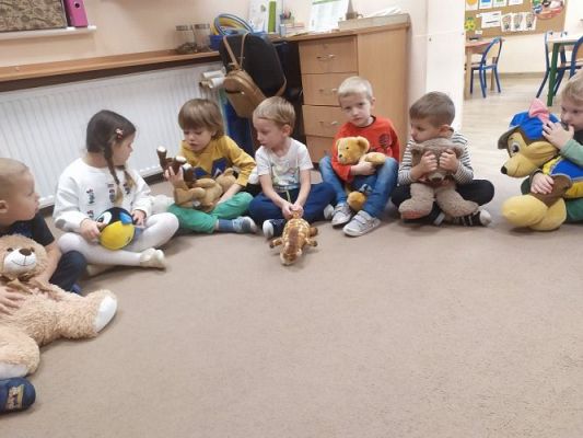 Grafika #10: 25.11.2022 Dzień pluszowego misia gr II