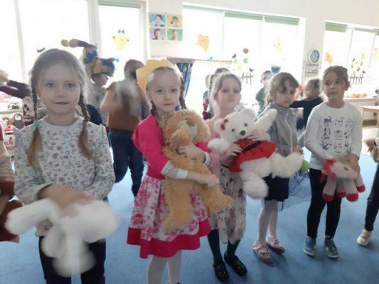 Grafika #2: 25.11.2022 Dzień pluszowego misia gr III