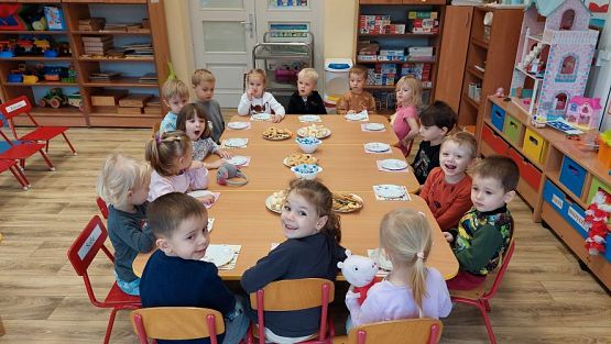 Grafika #16: 25.11.2022 Dzień pluszowego misia gr I