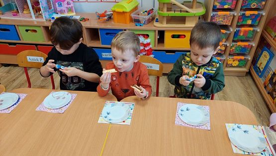 Grafika #17: 25.11.2022 Dzień pluszowego misia gr I