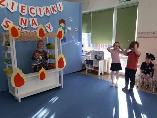 Grafika #25: 09.11.2022 Projekt edukacyjny &quot;Dzieciaki na straży&quot; gr III