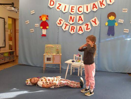 Grafika #31: 09.11.2022 Projekt edukacyjny &quot;Dzieciaki na straży&quot; gr III