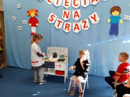 Grafika #47: 09.11.2022 Projekt edukacyjny &quot;Dzieciaki na straży&quot; gr III