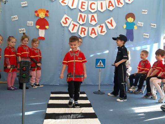 Grafika #58: 09.11.2022 Projekt edukacyjny &quot;Dzieciaki na straży&quot; gr III