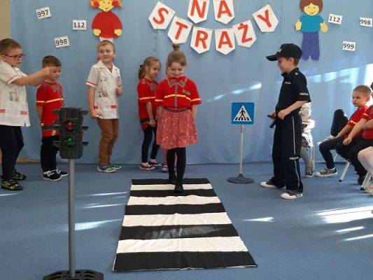 Grafika #61: 09.11.2022 Projekt edukacyjny &quot;Dzieciaki na straży&quot; gr III