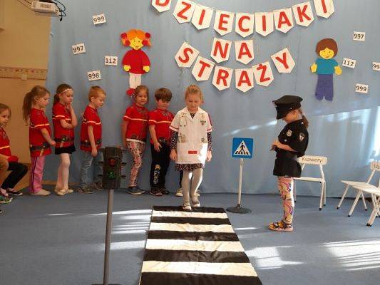 Grafika #66: 09.11.2022 Projekt edukacyjny &quot;Dzieciaki na straży&quot; gr III