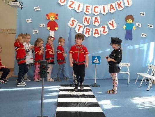 Grafika #68: 09.11.2022 Projekt edukacyjny &quot;Dzieciaki na straży&quot; gr III
