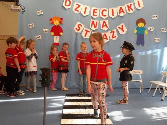 Grafika #69: 09.11.2022 Projekt edukacyjny &quot;Dzieciaki na straży&quot; gr III
