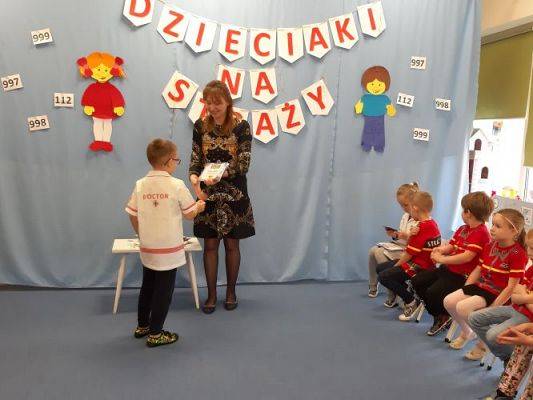 Grafika #78: 09.11.2022 Projekt edukacyjny &quot;Dzieciaki na straży&quot; gr III