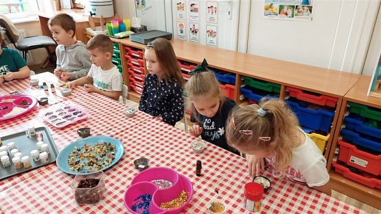 Grafika #35: 07.11.2022 - Warsztaty mydlarskie - "Glicerynowe mydełka" gr III