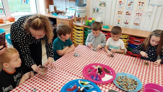 Grafika #43: 07.11.2022 - Warsztaty mydlarskie - "Glicerynowe mydełka" gr III