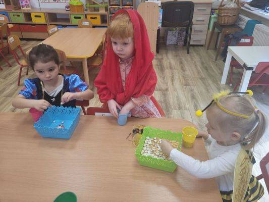 Grafika #3: 04.11.2022 Dzień Postaci z Bajek Gr1