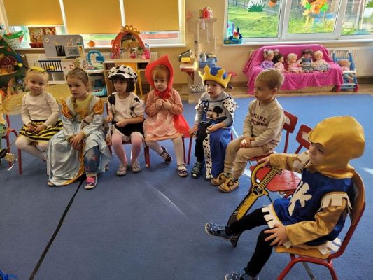 Grafika #24: 04.11.2022 Dzień Postaci z Bajek Gr1